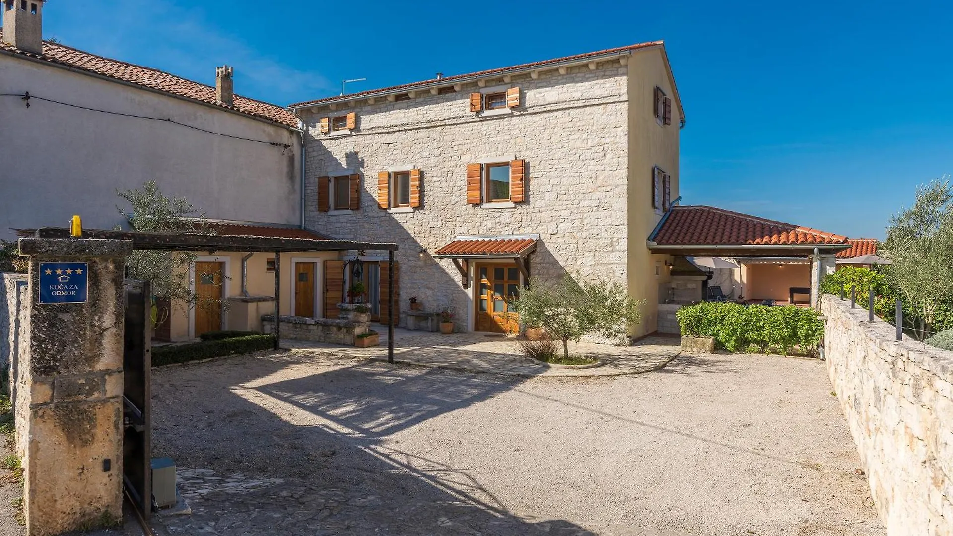 Villa Katarina, A Perfect Summer Retreat In Central Istria Peresiji